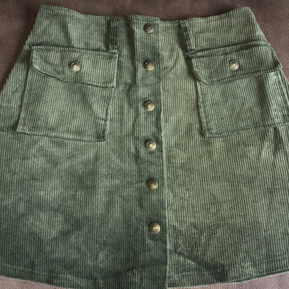 Vintage 90’s Corduroy button front skirt Sz 7. NWT